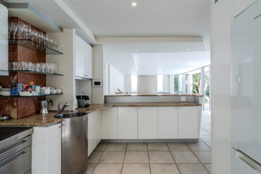 8 Bedroom Property for Sale in Camps Bay Western Cape